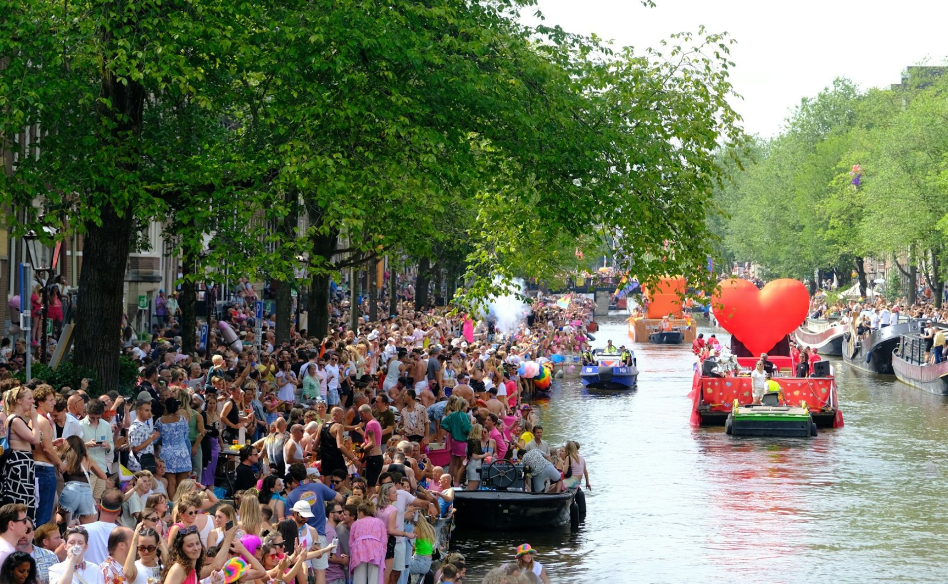 Pride parade in Amsterdam - report on travel impact